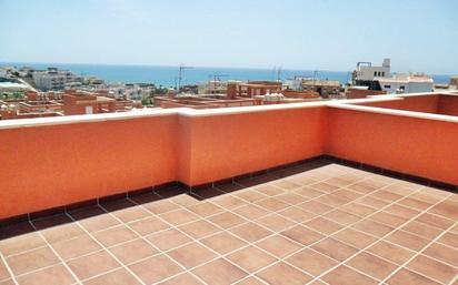 Terrassa de Casa adosada en venda en Vélez-Málaga amb Terrassa i Piscina