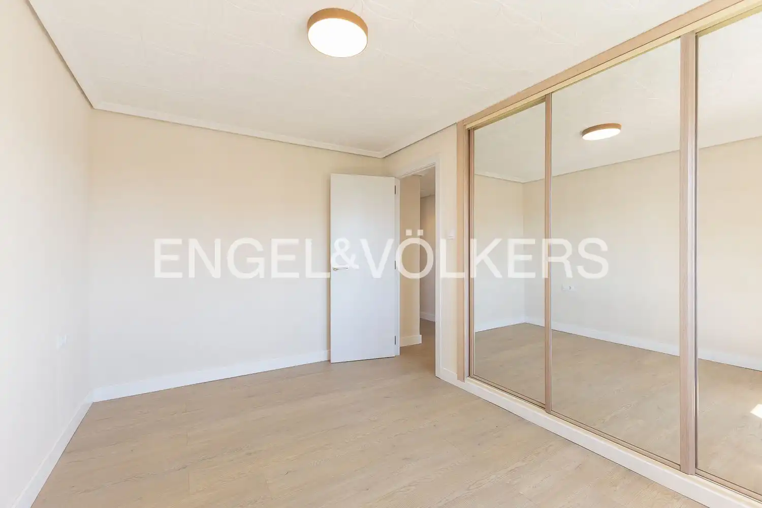 Habitación de Piso de alquiler en Valencia con Aire acondicionado y Calefacción