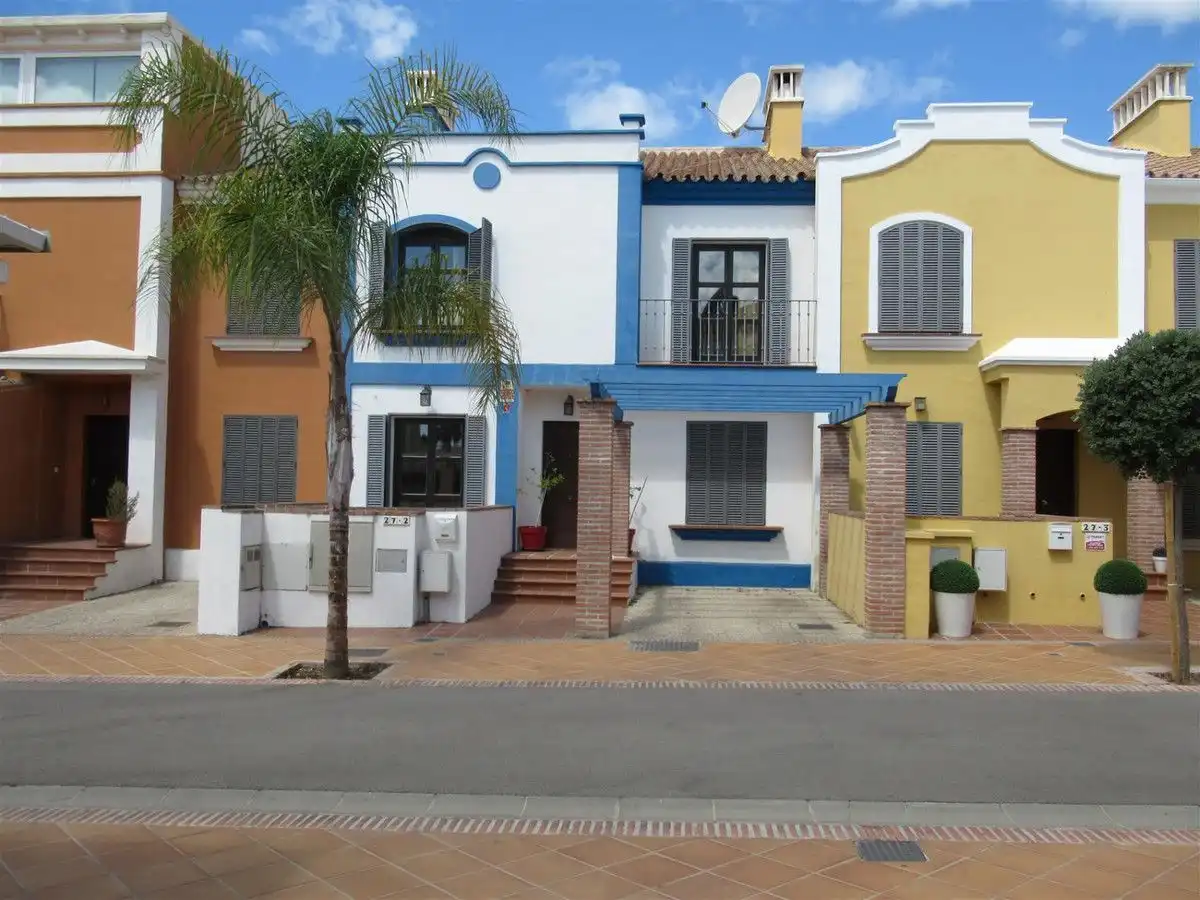 Detached homes for rent in Guadalmina Alta