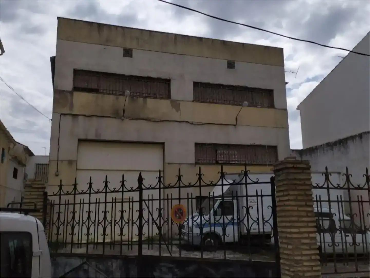 Vista exterior de Nau industrial en venda en Luque, Córdoba