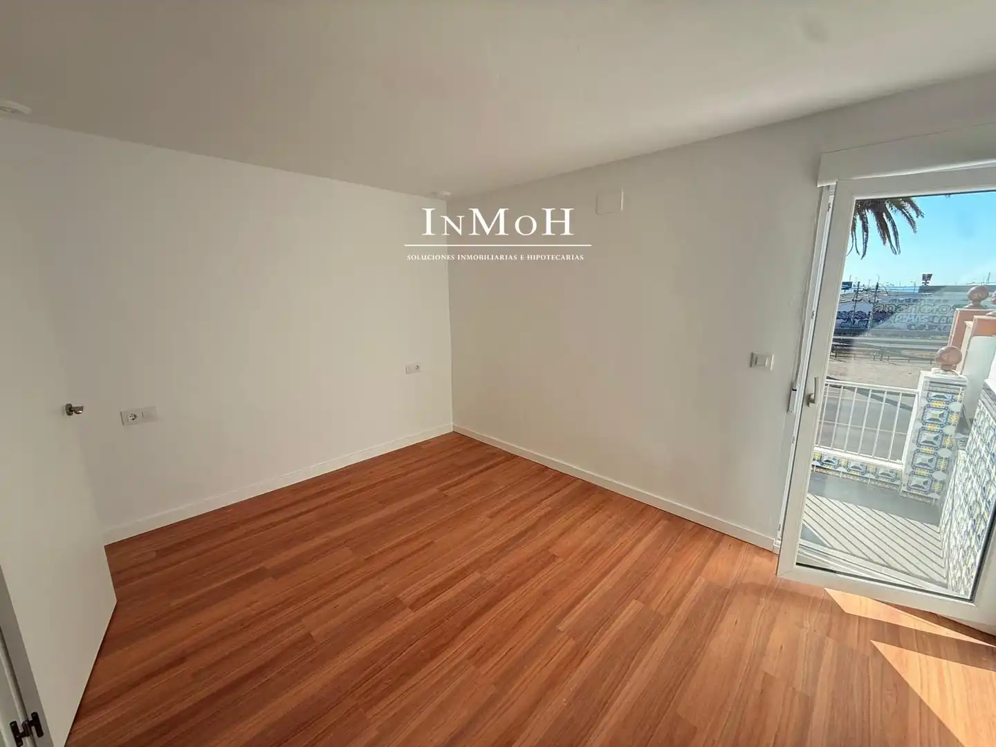 Habitación de Casa adosada en venta en San Fernando con Balcón y Alarma