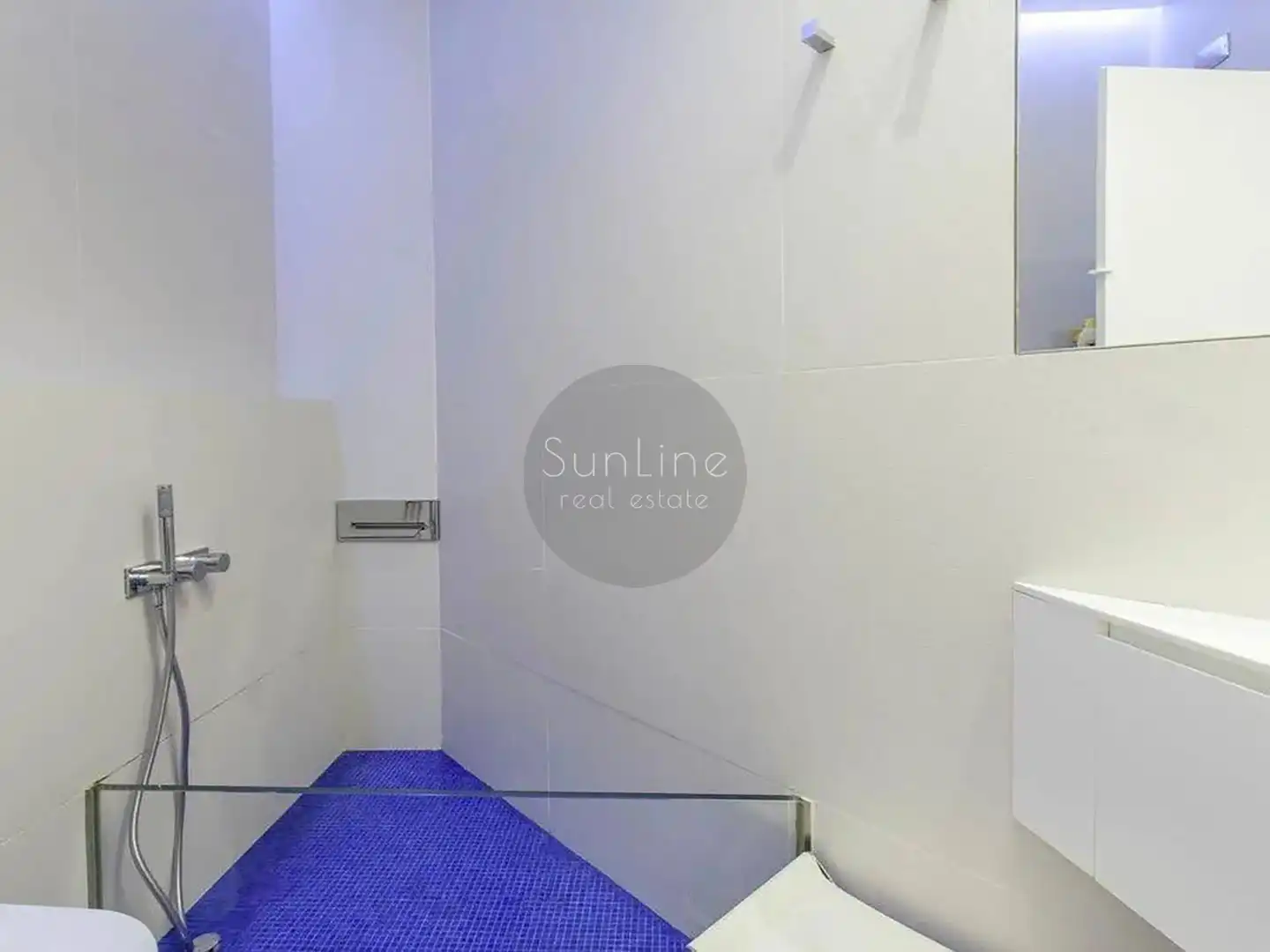 Bathroom of Flat for rent in Valencia  with Air Conditioner, Furnished and Pets allowed