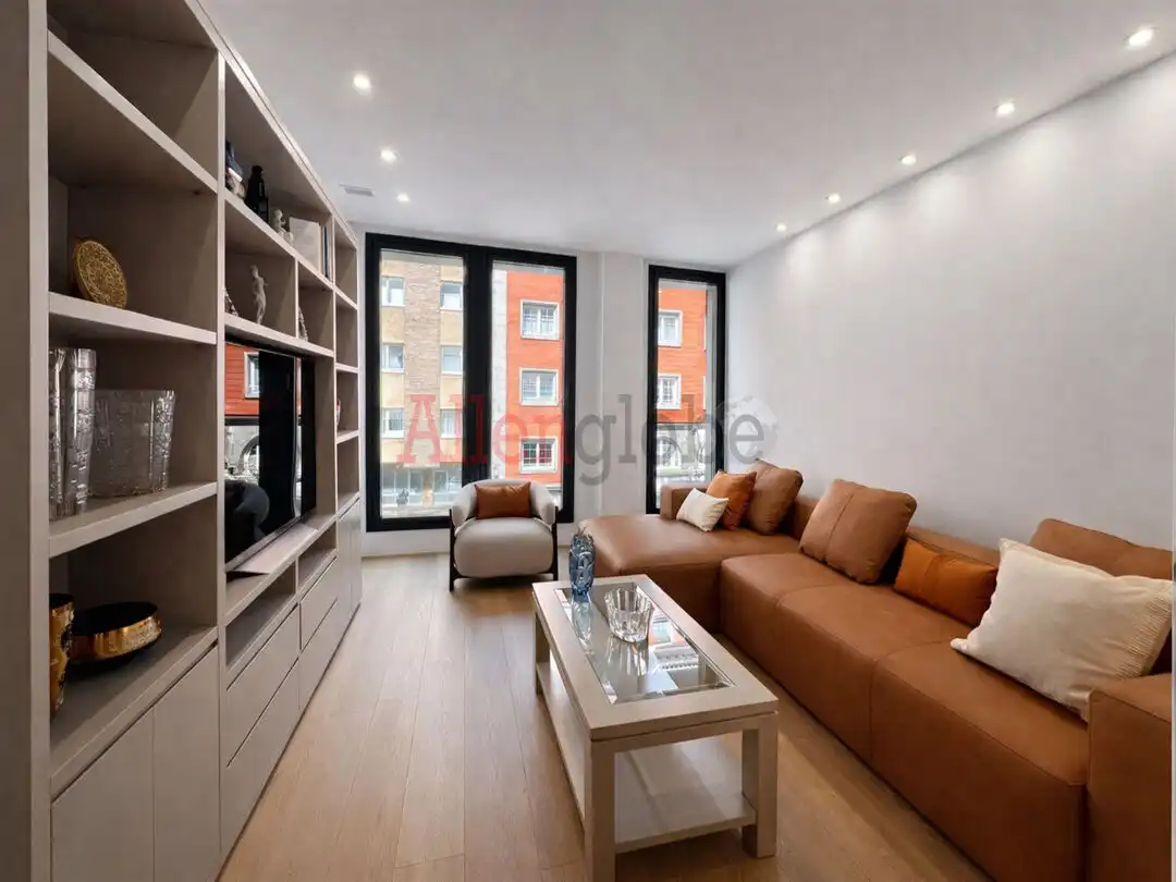 Wohnzimmer von Wohnung zum Verkauf in Oviedo  mit Heizung und Parkett