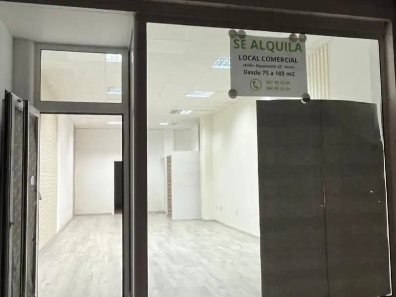 Local de alquiler en Xove con Parquet