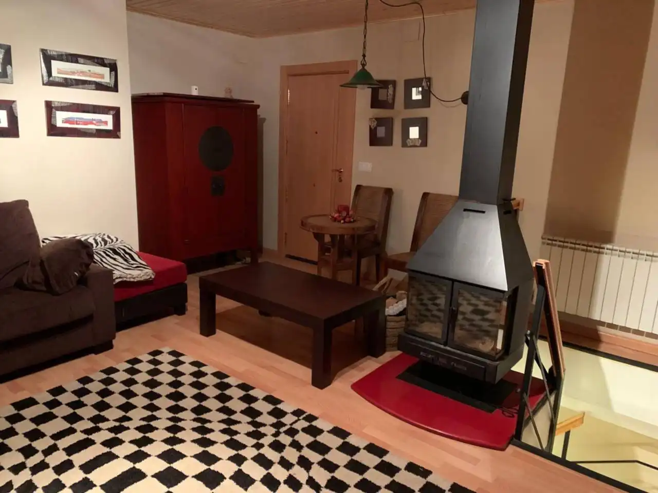Sala de estar de Dúplex en venta en Puebla de Lillo con Calefacción, Parquet y Trastero