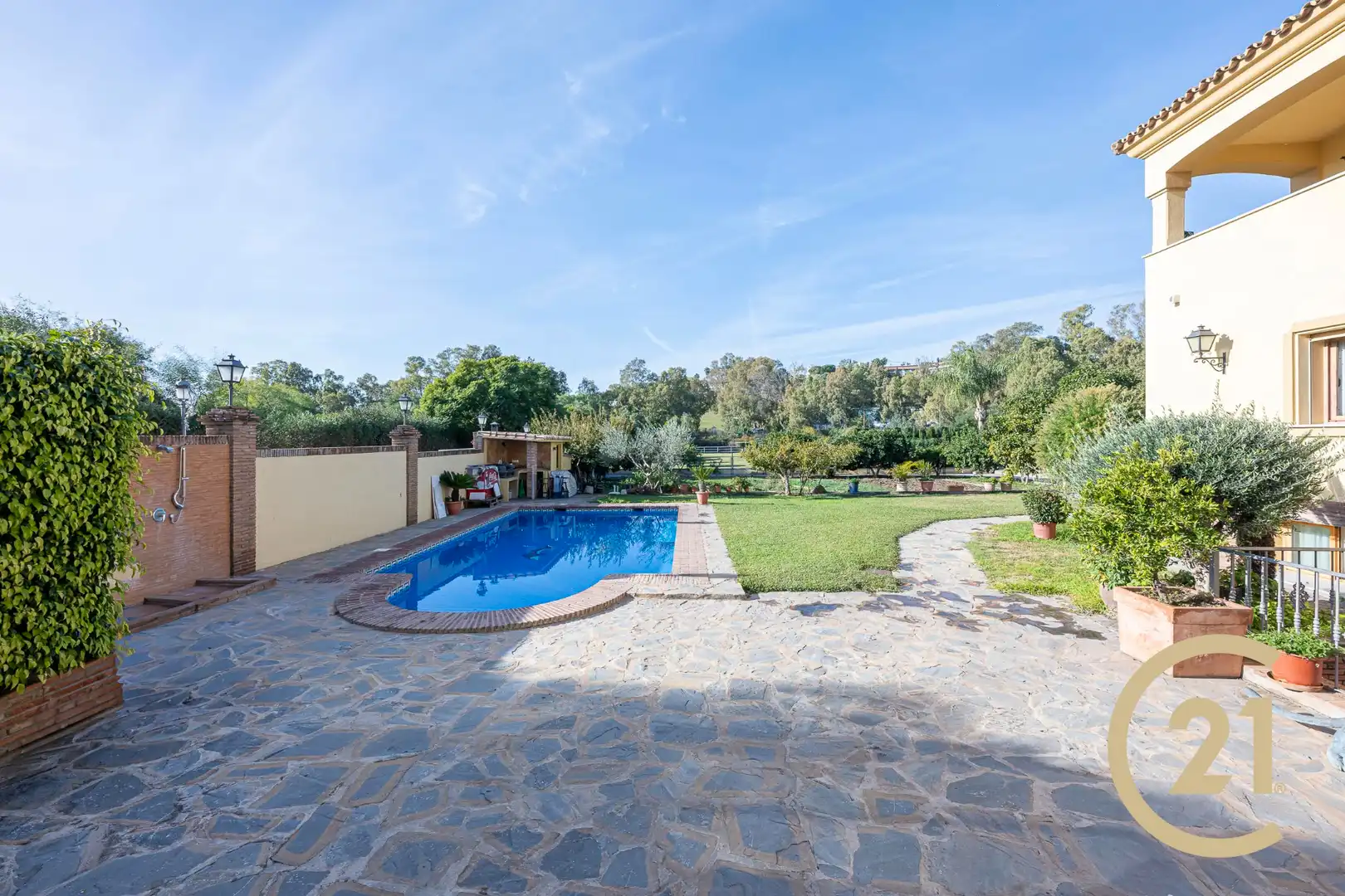 Jardín de Casa adosada en venta en Benahavís con Aire acondicionado, Jardín privado y Terraza
