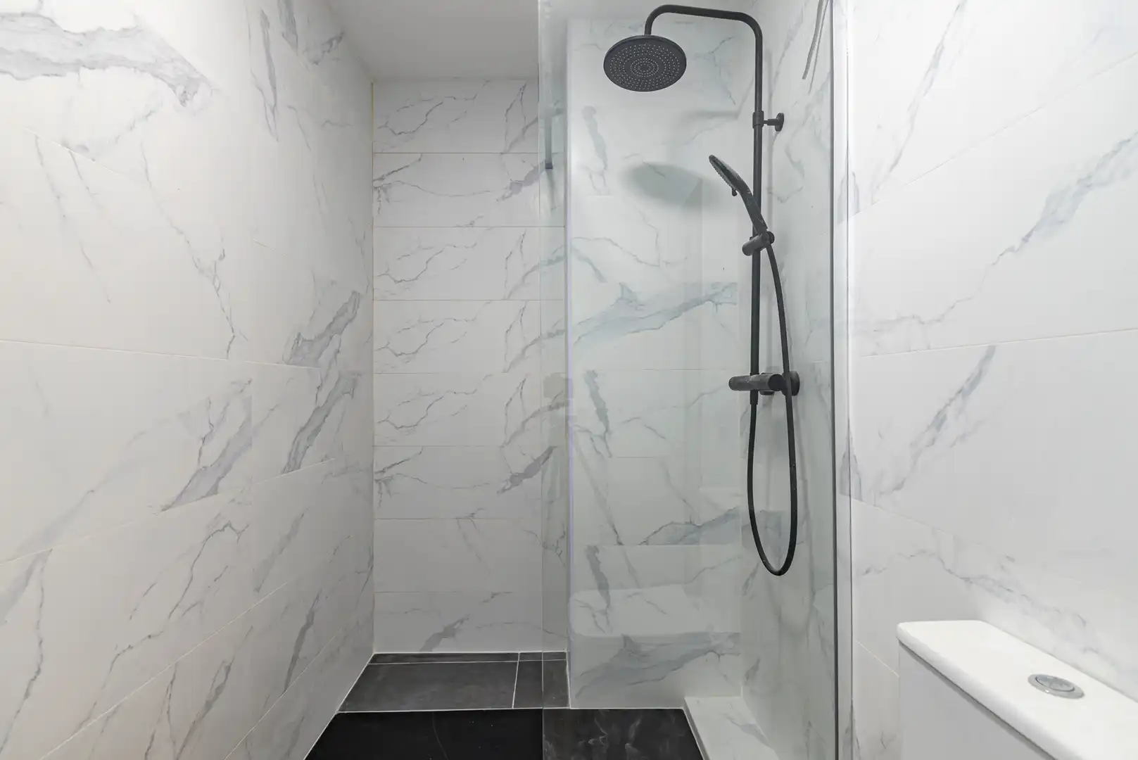 Badezimmer von Wohnung zum Verkauf in L'Hospitalet de Llobregat mit Klimaanlage, Heizung und Parkett