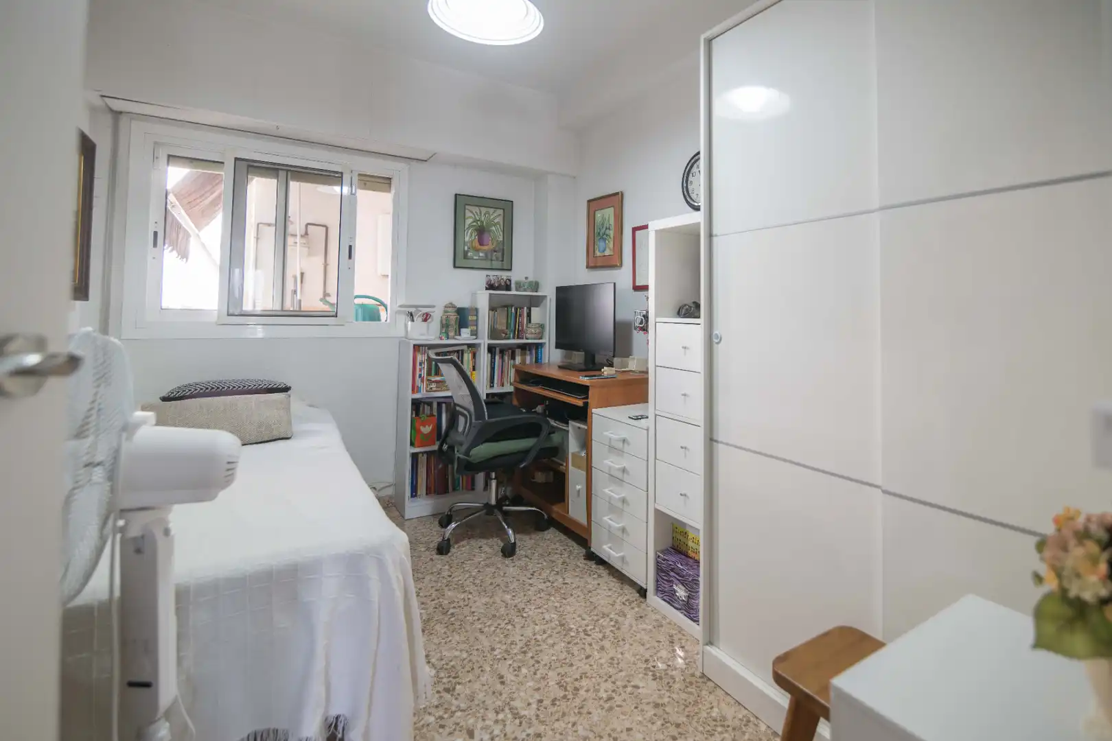 Dormitori de Pis en venda en Valencia amb Terrassa, Moblat i Balcó