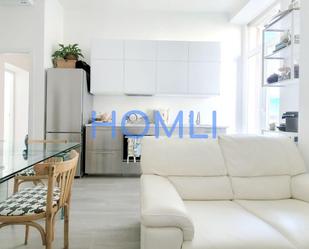 Sala d'estar de Apartament en venda en  Madrid Capital amb Aire condicionat