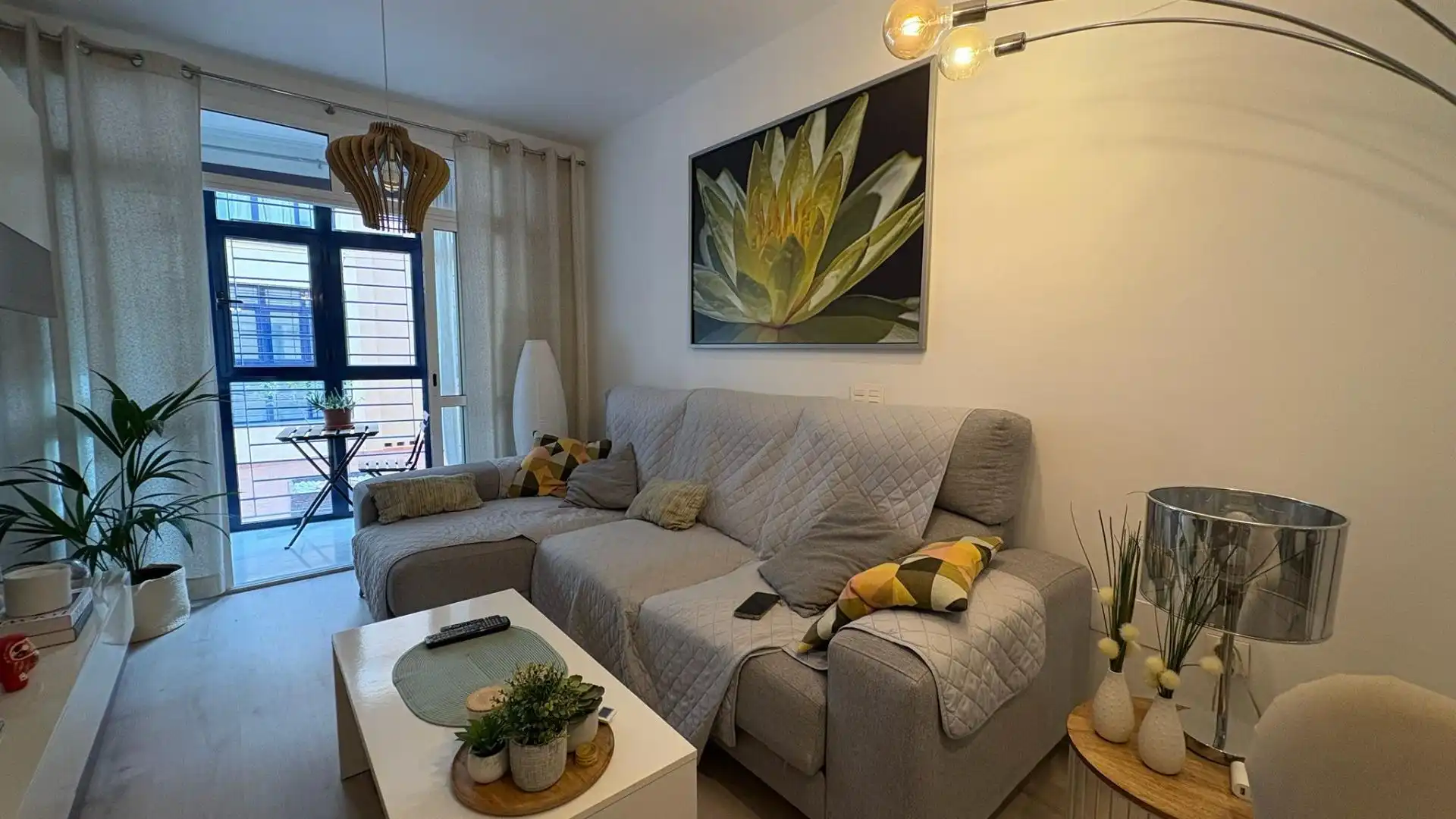 Sala de estar de Piso en venta en Torremolinos con Aire acondicionado, Balcón y Piscina comunitaria