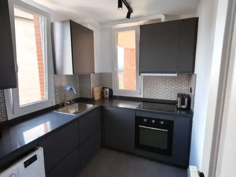 Cocina de Dúplex de alquiler en Santander con Aire acondicionado, Parquet y Amueblado