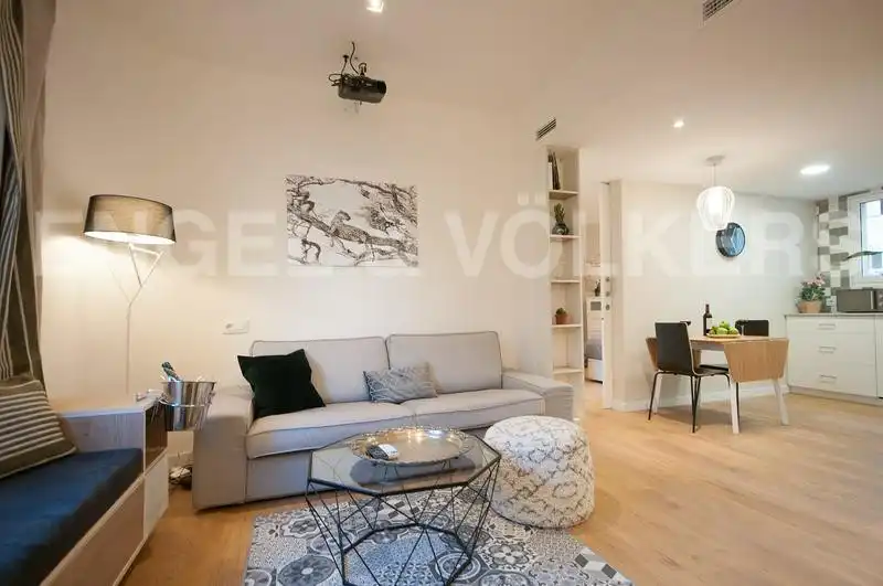 Sala de estar de Piso de alquiler en Barcelona con Aire acondicionado, Calefacción y Parquet