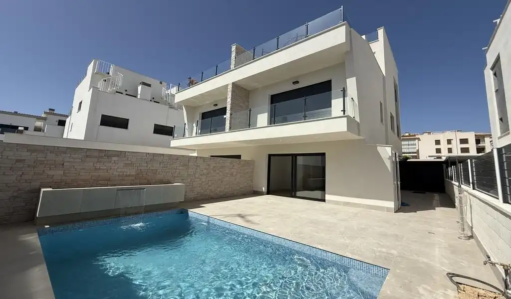 Piscina de Casa adosada en venta en Guardamar del Segura con Terraza