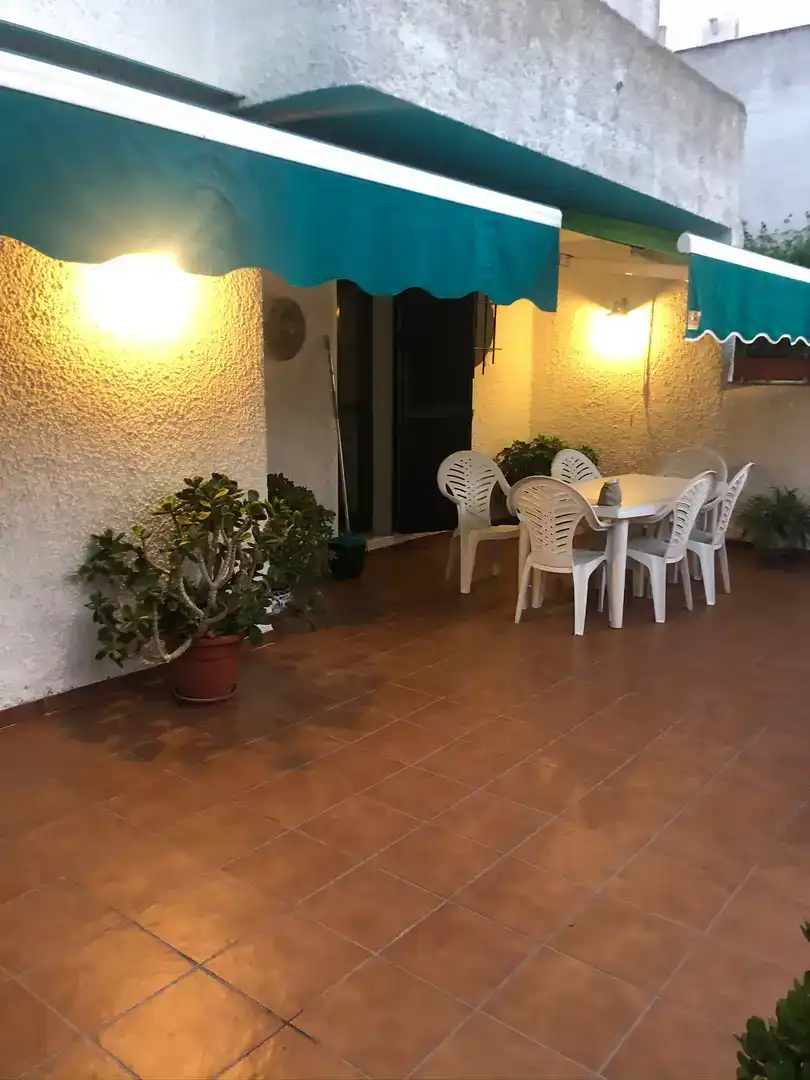 Terrassa de Casa adosada de lloguer en Rota amb Aire condicionat, Jardí privat i Piscina