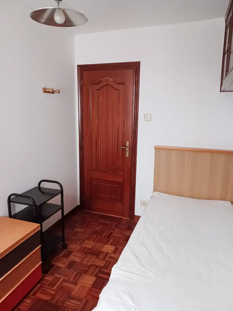 Schlafzimmer von Wohnung zur Miete in Santiago de Compostela  mit Heizung, Terrasse und Möbliert