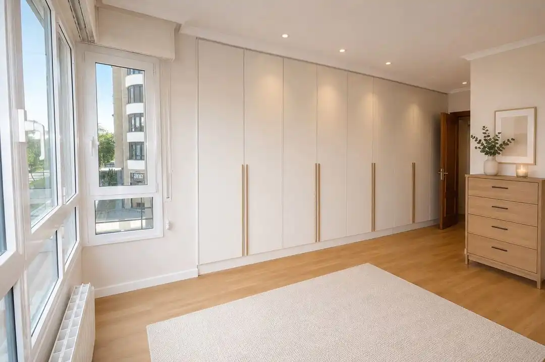 Habitación de Piso en venta en Donostia - San Sebastián  con Calefacción, Terraza y Trastero
