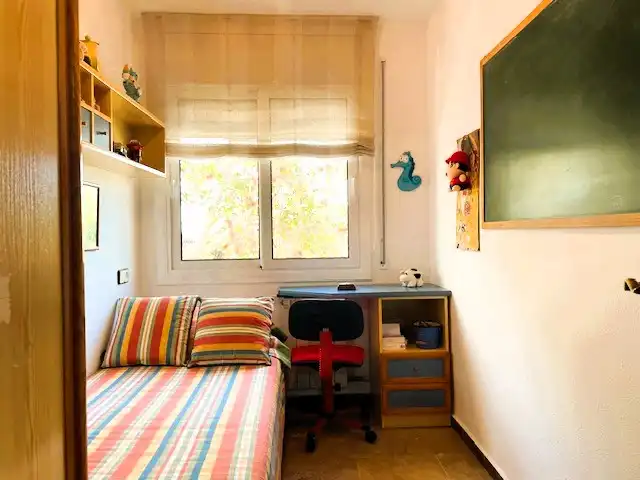 Schlafzimmer von Einfamilien-Reihenhaus zum Verkauf in Badalona mit Heizung, Terrasse und Balkon