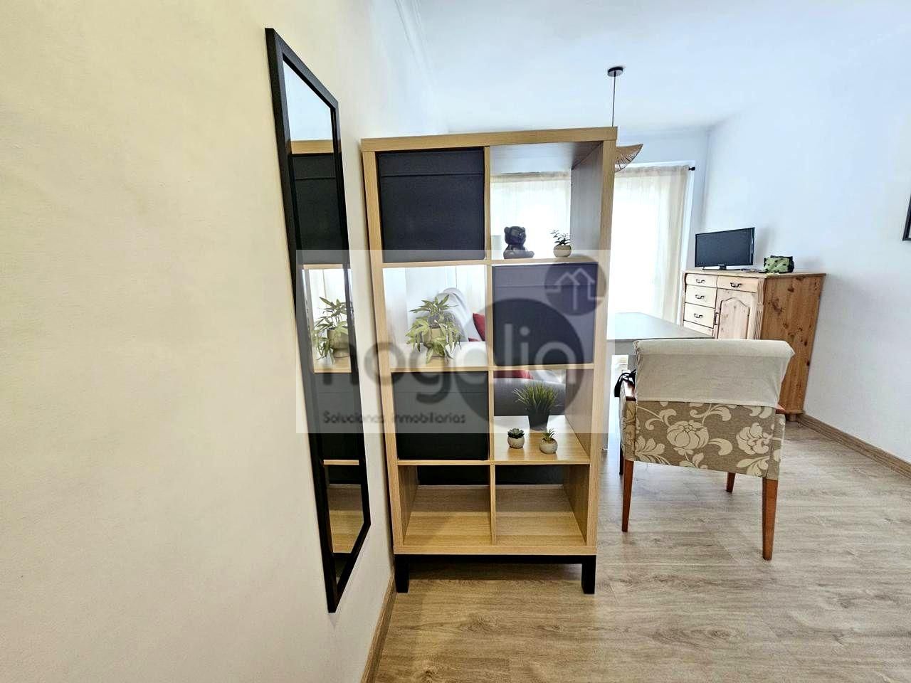 Habitación de Piso de alquiler en  Sevilla Capital con Aire acondicionado, Terraza y Amueblado