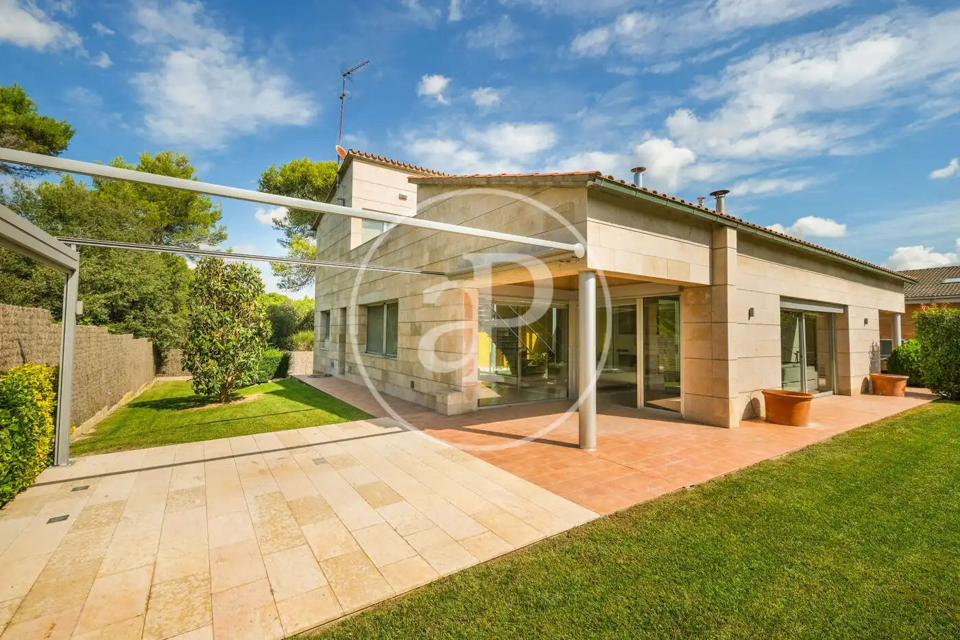 Casa amb piscina en venda a Carrer Mercè Rodoreda, imagen 3
