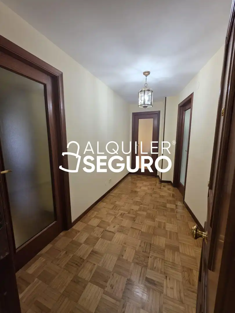 Pis de lloguer en Burgos amb Calefacció, Terrassa i Moblat