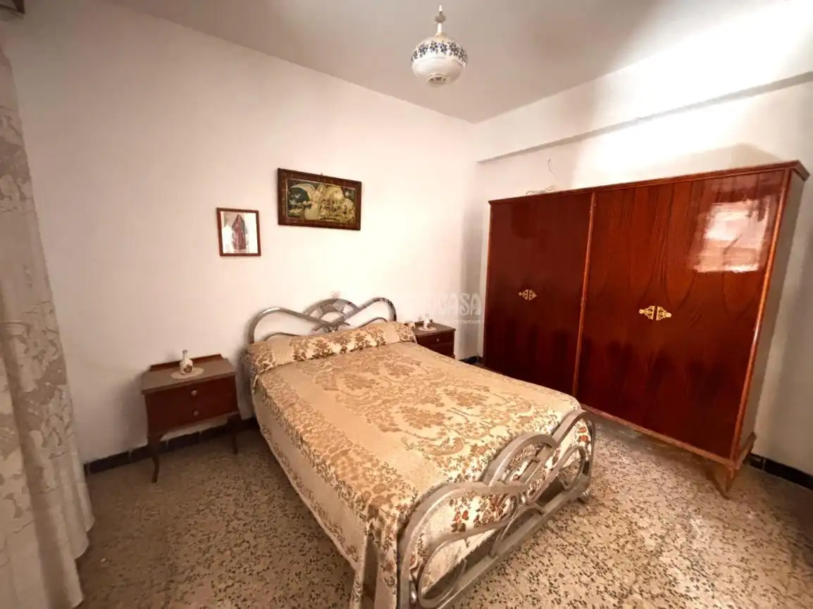 Dormitori de Casa o xalet en venda en Jódar