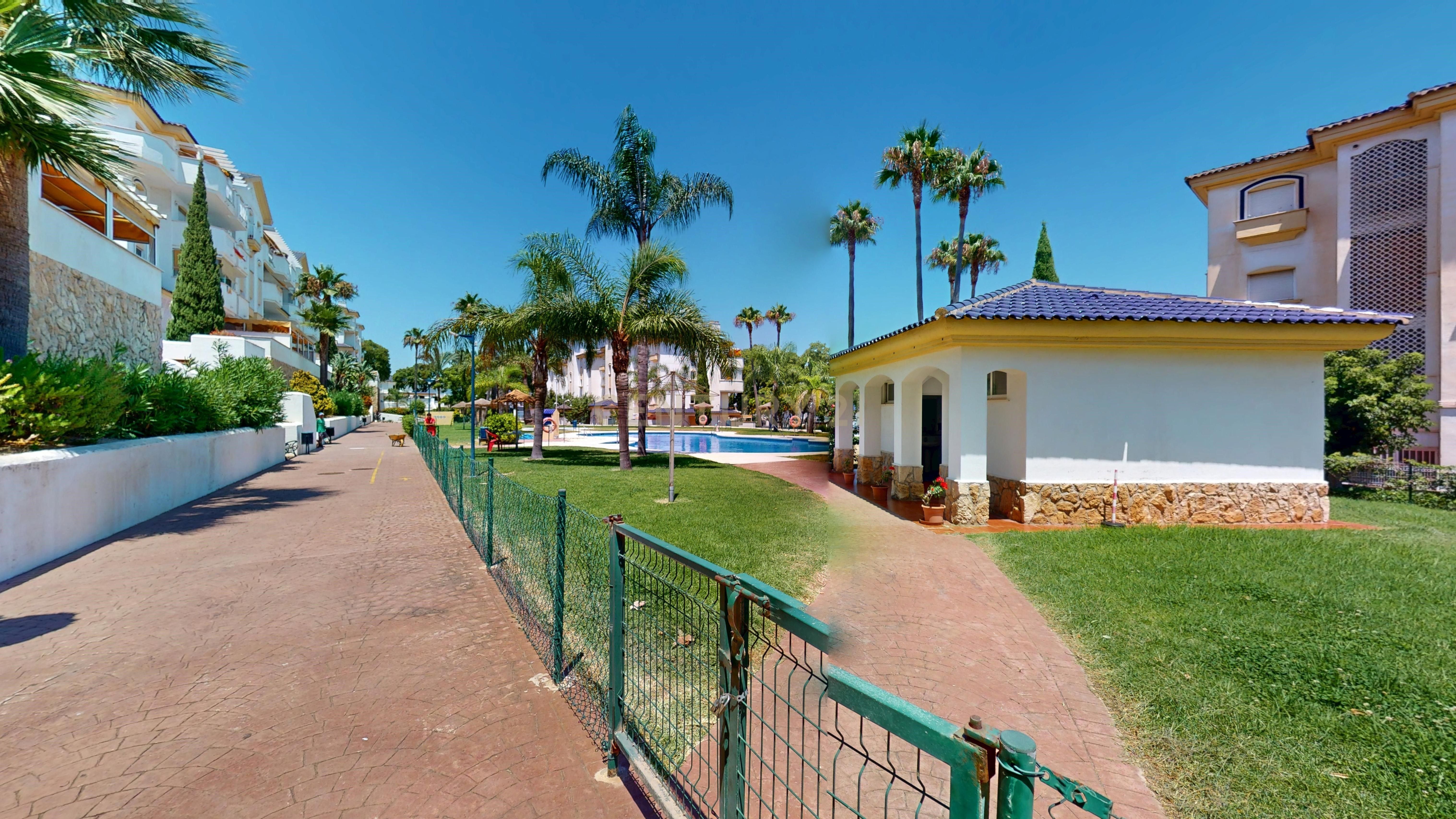 Exterior view of Flat for sale in Málaga Capital  with Air Conditioner, Terrace and Swimming Pool