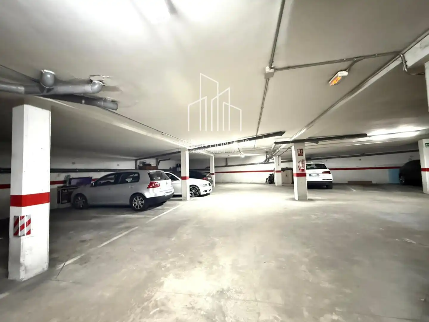 Parking de Piso en venta en Castellanos de Moriscos con Calefacción, Horno y Lavadora