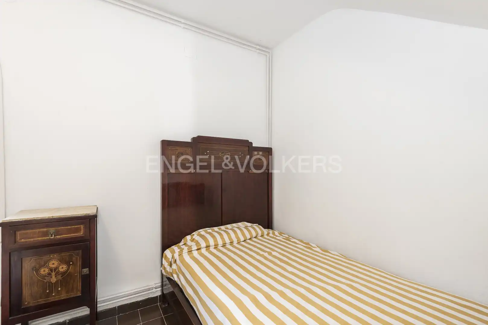 Dormitori de Casa o xalet en venda en Tarragona amb Calefacció, Jardí privat i Parquet