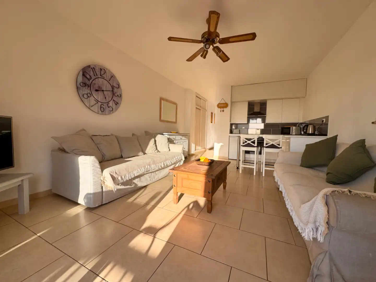 Living room of Apartments for sale in Adeje  with Furnished, Microwave and TV