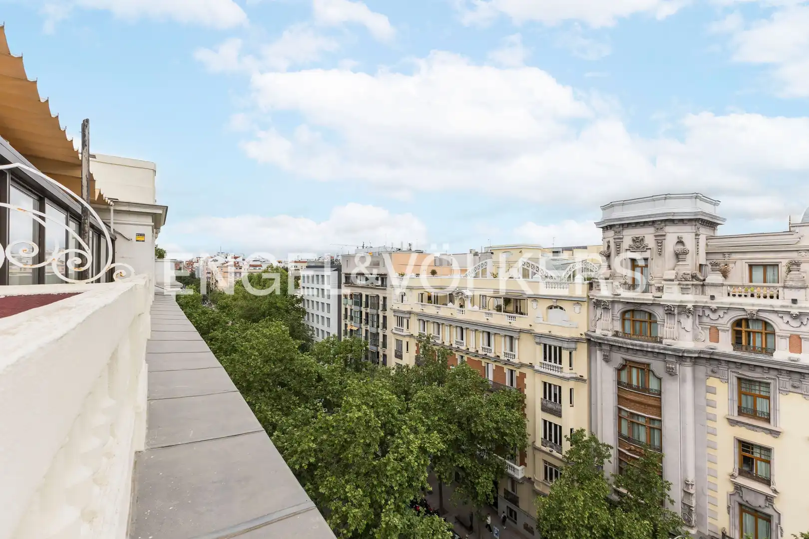 Vista exterior de Àtic de lloguer en Madrid amb Aire condicionat, Calefacció i Terrassa