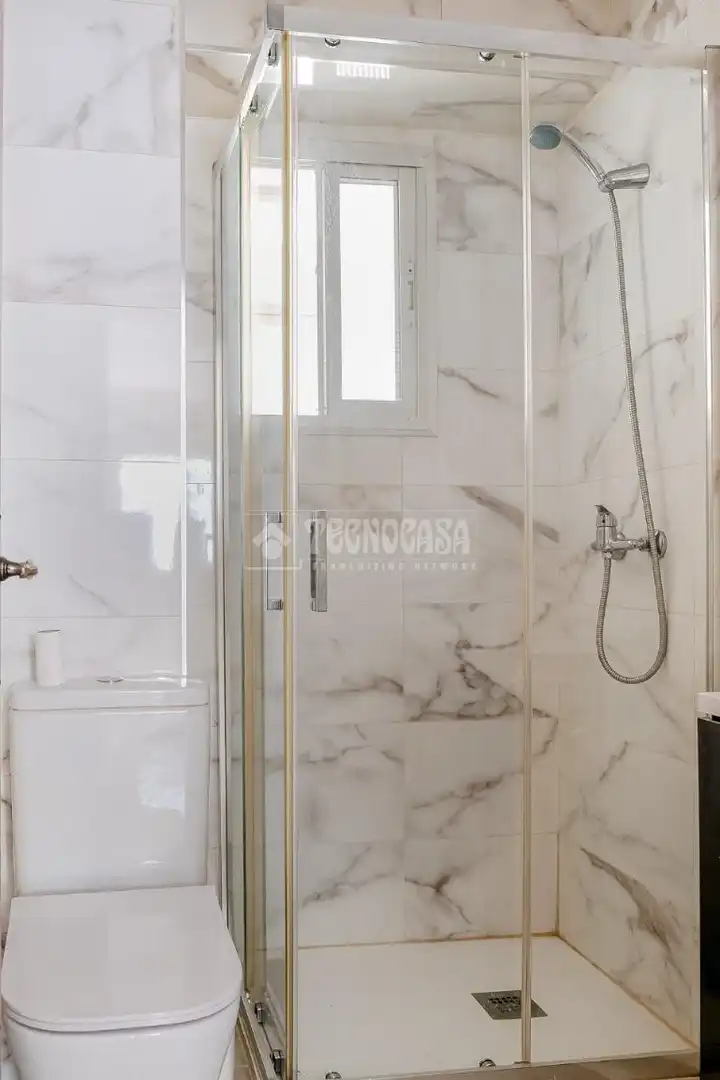 Baño de Piso en venta en Madrid con Aire acondicionado y Calefacción