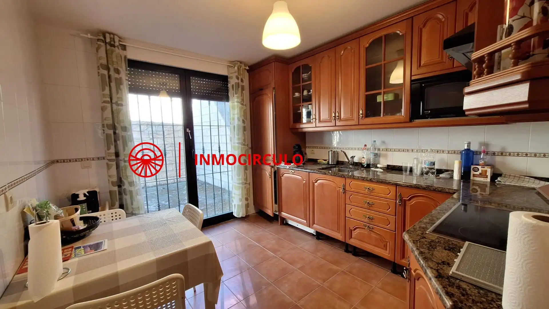 Cocina de Casa adosada en venta en Cogollos con Calefacción y Jardín privado