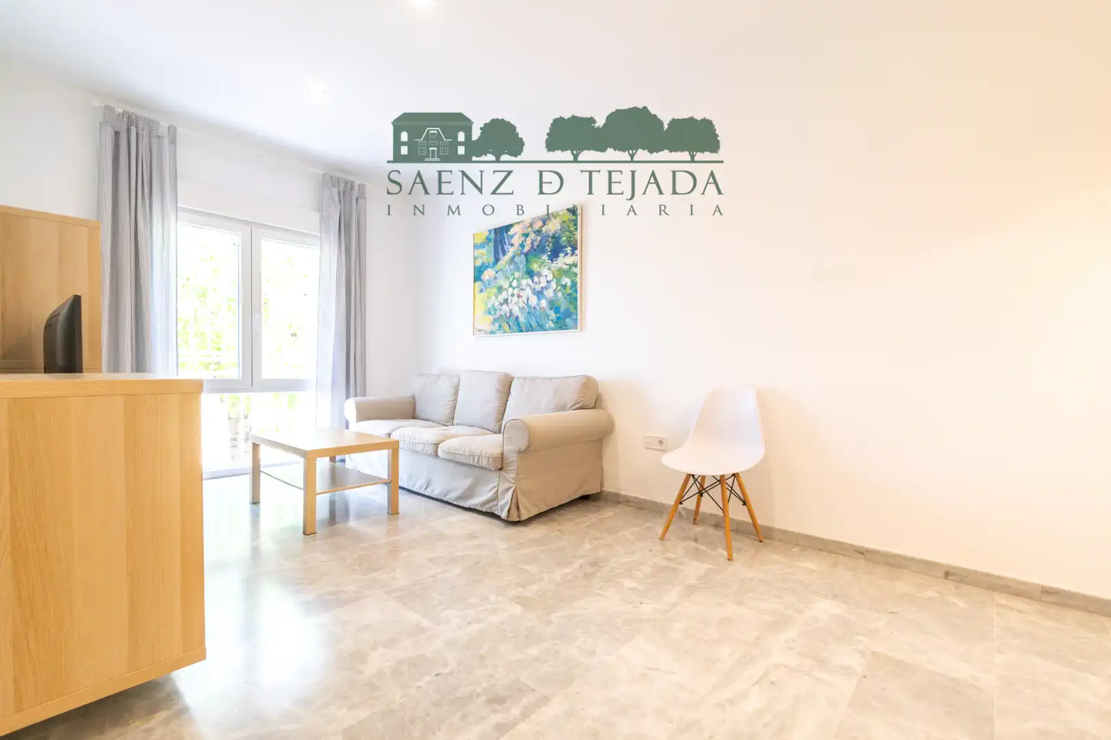 Exterior view of Flat for rent in Sevilla  with Air Conditioner, Storage room and Oven