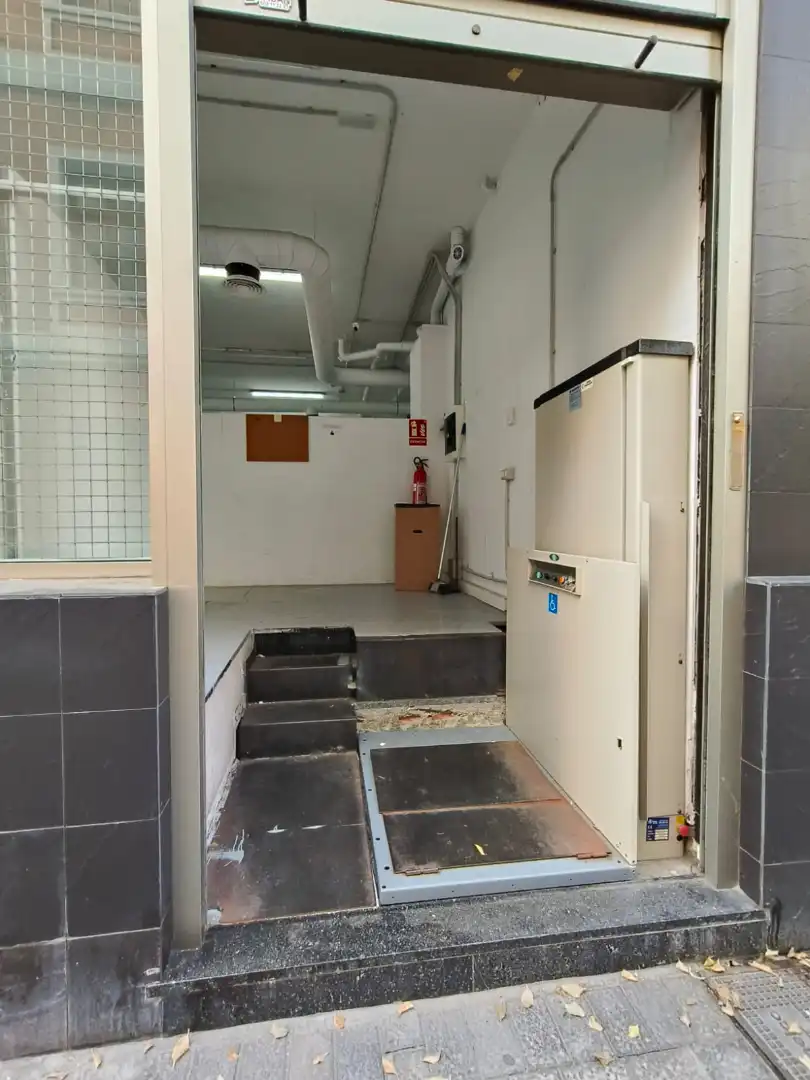 Business premises to rent in Calle Mariana Pineda 11, imagen 6