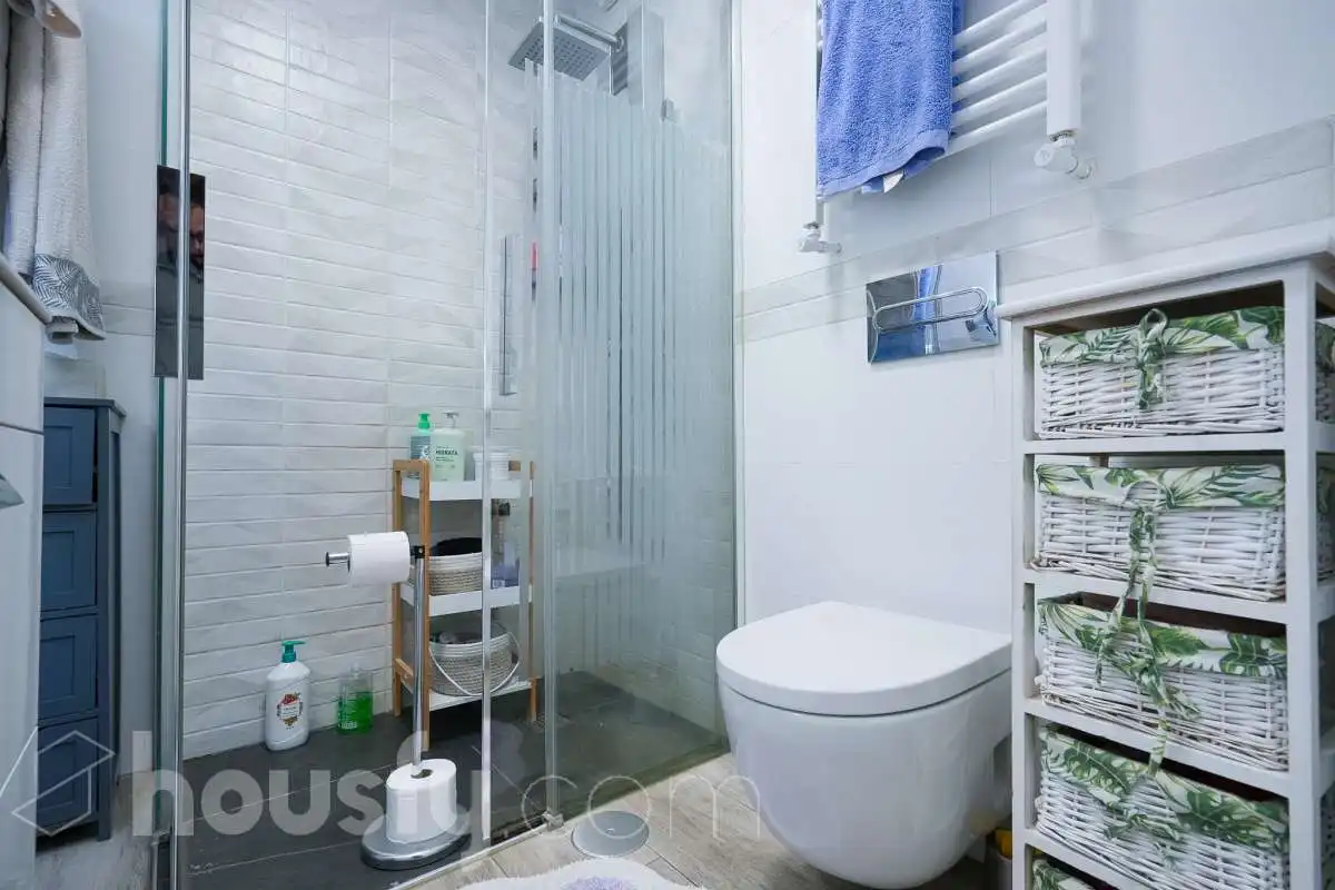 Badezimmer von Wohnung zum Verkauf in Madrid mit Klimaanlage, Heizung und Parkett