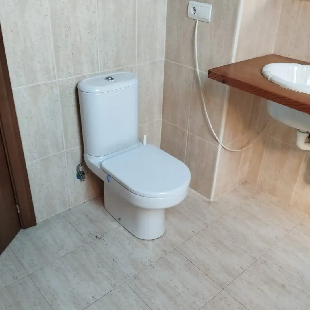 Baño de Piso en venta en Sojuela con Calefacción