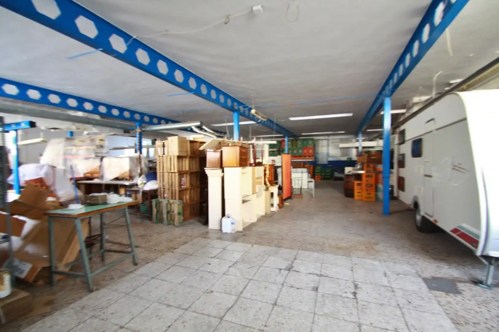 Fabrikhallen zur Miete in Salinas