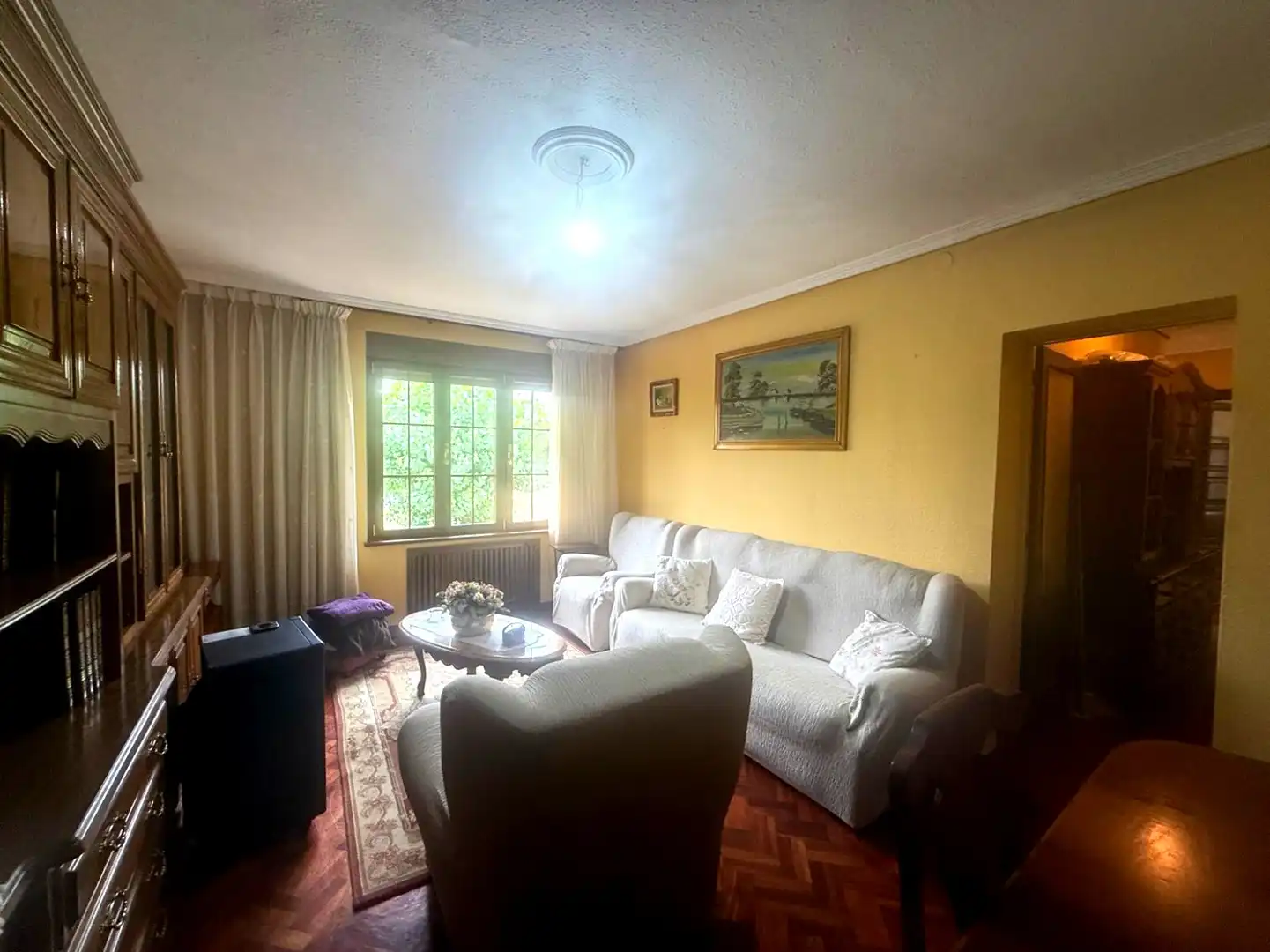 Sala de estar de Piso en venta en Castrillón con Calefacción, Jardín privado y Parquet