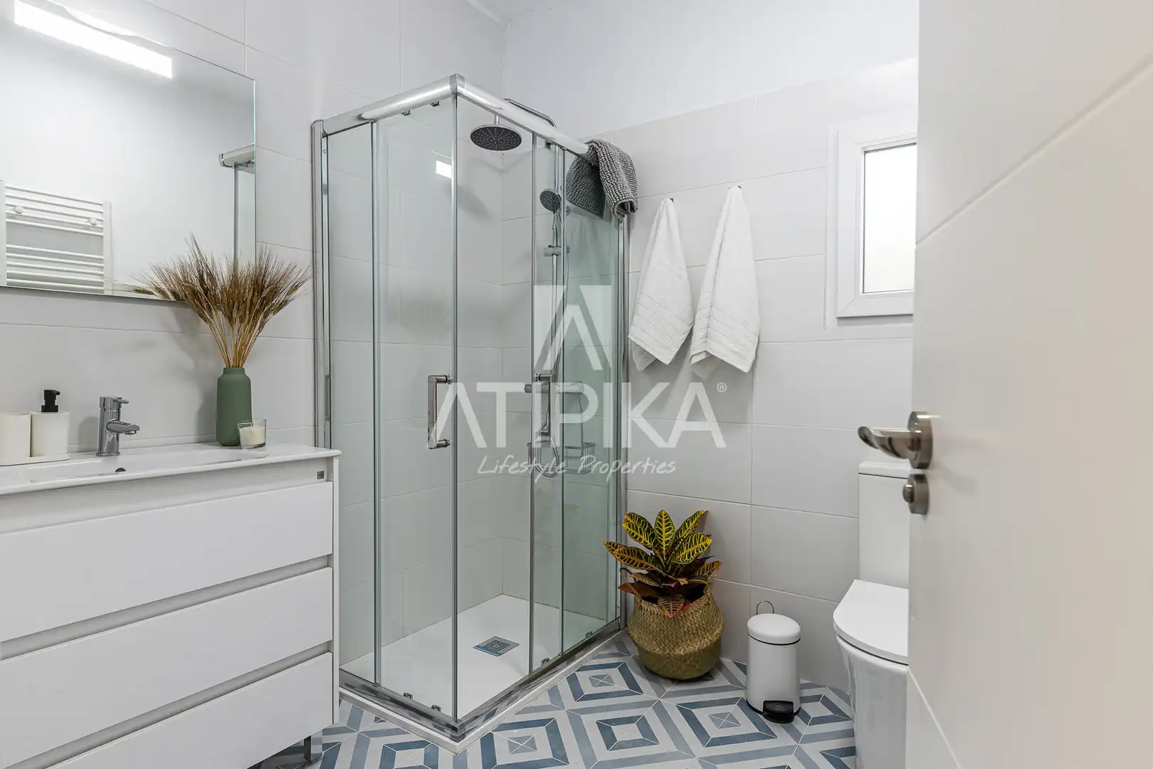 Baño de Piso de alquiler en Barcelona con Aire acondicionado, Calefacción y Parquet