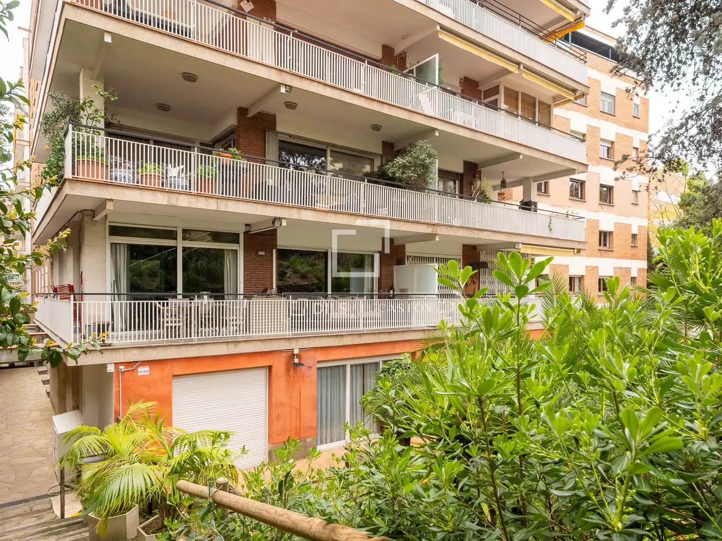 Vista exterior de Piso en venta en Barcelona con Aire acondicionado, Calefacción y Terraza