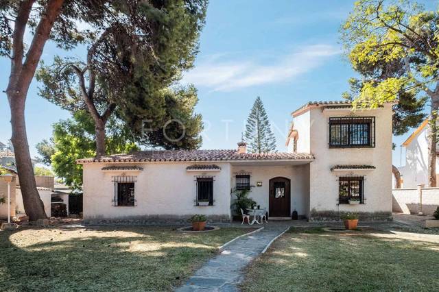 Casa-chalet en Venta en Avenida San Antón, 15 en Pinares de San Antón