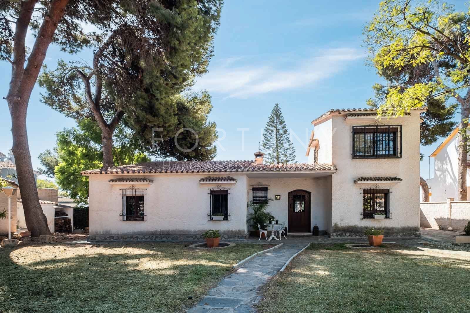 Vista exterior de Casa o xalet en venda en Málaga Capital amb Jardí privat, Terrassa i Traster