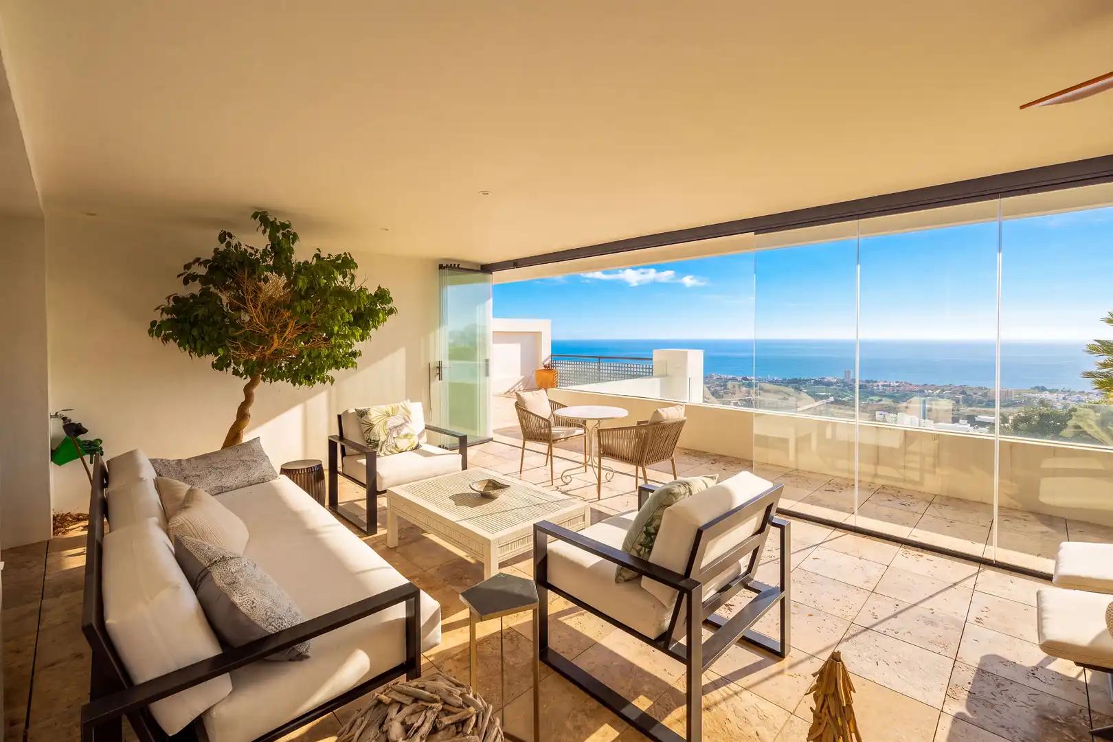 Flat with pool for sale in Urbanizacion los Altos de los Monteros