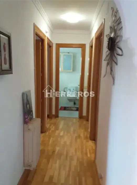 Casa adosada en venta en Uruñuela con Calefacción, Parquet y Terraza