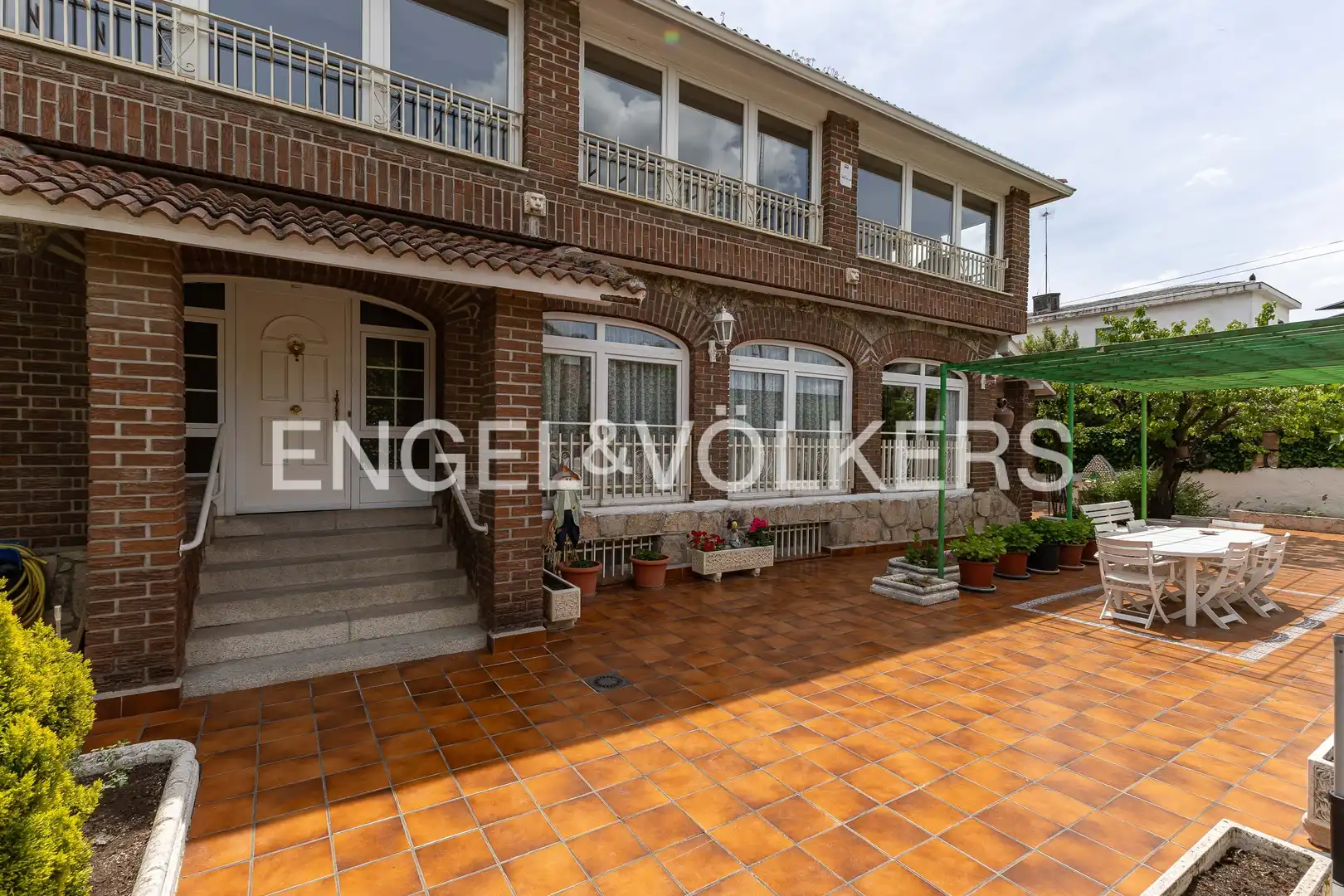 Vista exterior de Casa o chalet en venta en La Moraleja con Calefacción, Jardín privado y Parquet