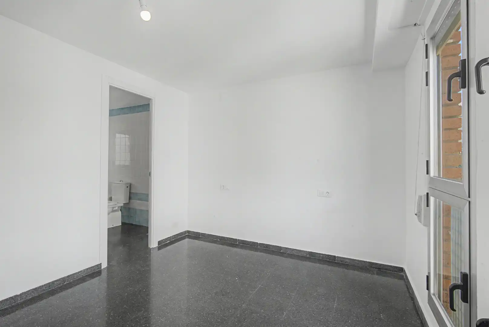 Bedroom of Flat for sale in Valencia  with Air Conditioner and Terrace