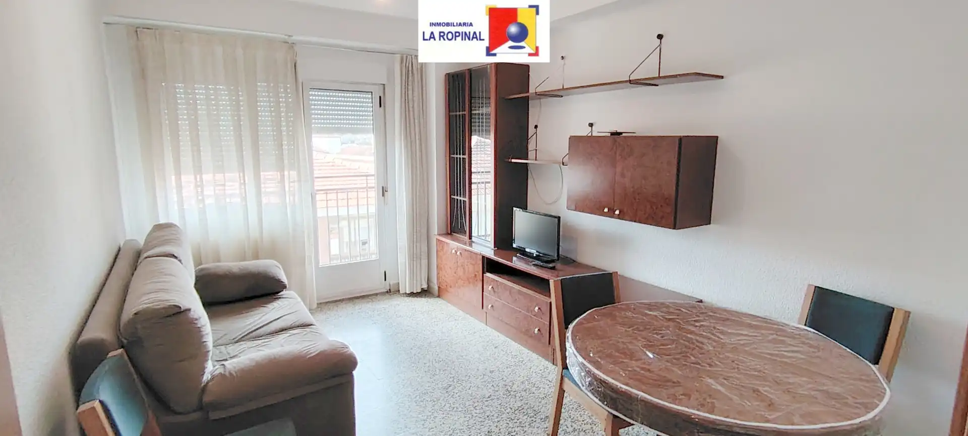 Living room of Flat for rent in Salamanca Capital  with Heating, Furnished and Washing machine