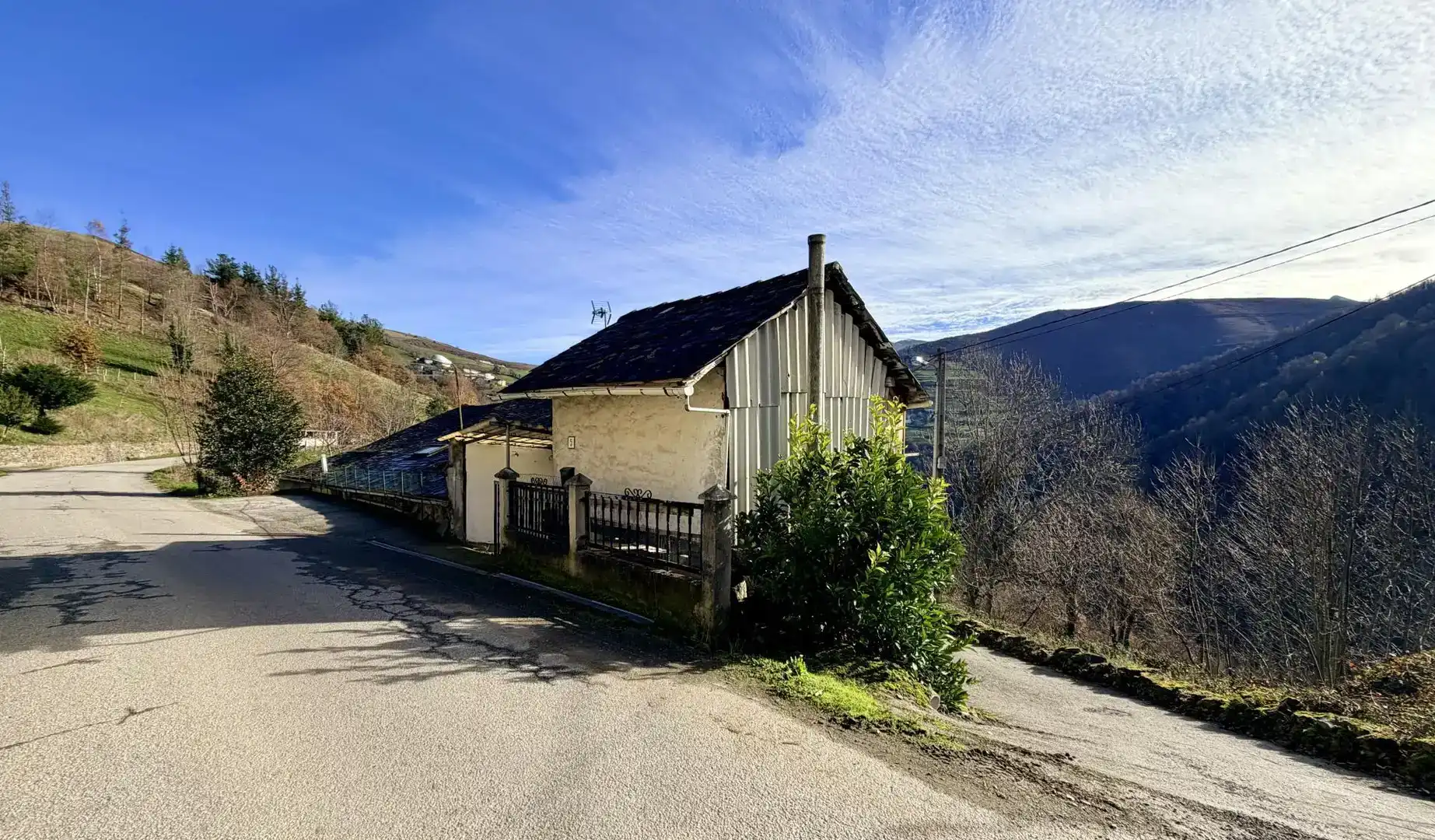 Vista exterior de Casa o chalet en venta en Cangas del Narcea