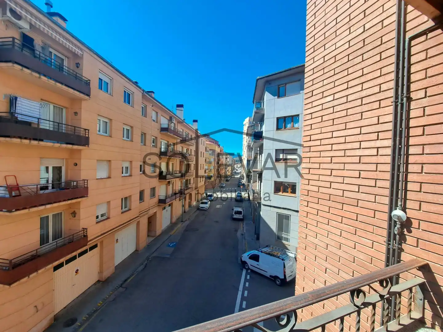 Außenansicht von Wohnung zum Verkauf in Tremp mit Klimaanlage, Heizung und Terrasse
