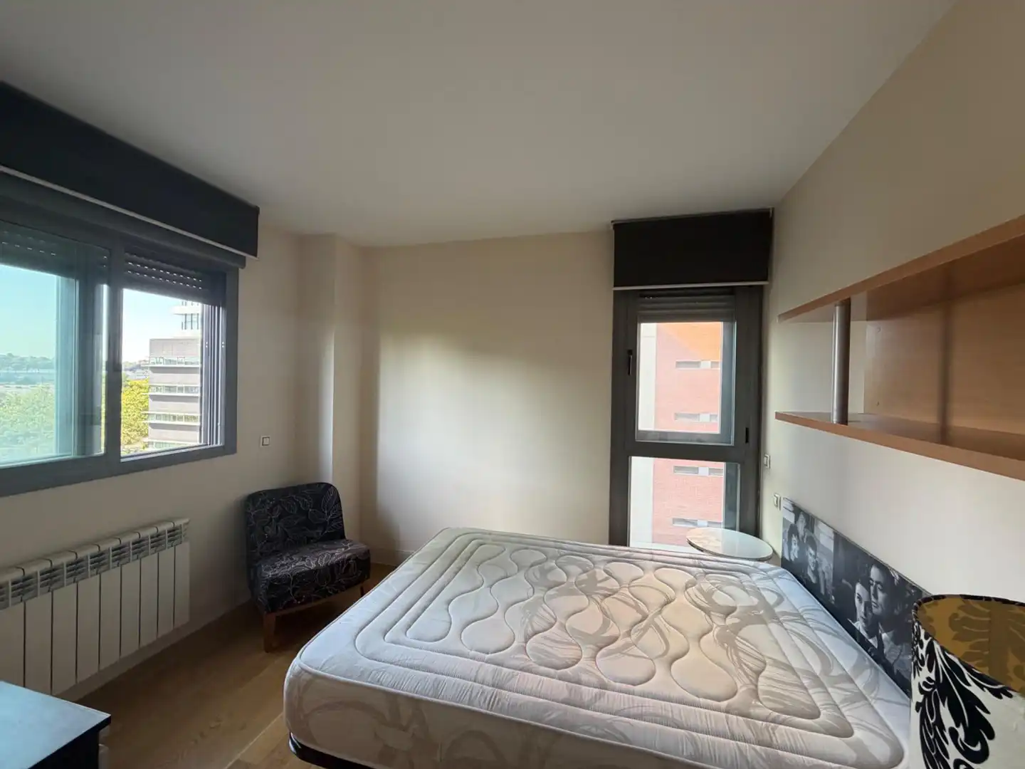 Schlafzimmer von Wohnung zur Miete in Madrid mit Klimaanlage, Heizung und Möbliert
